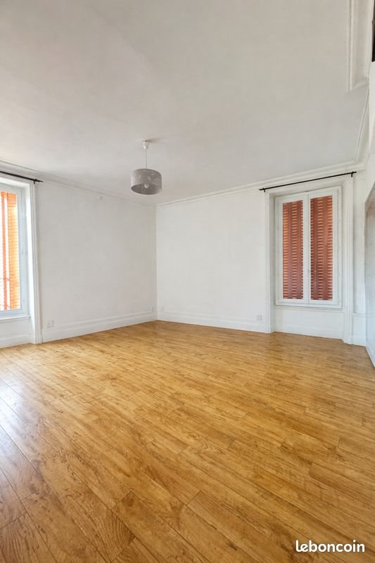 Appartement à louer, 46m², Saint-Martin-la-Plaine