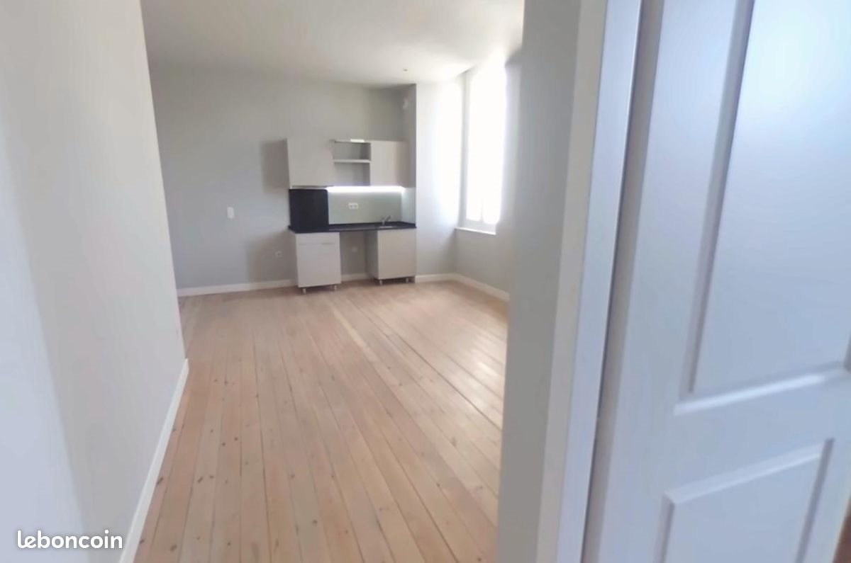 Appartement à louer, 43m², Saintes