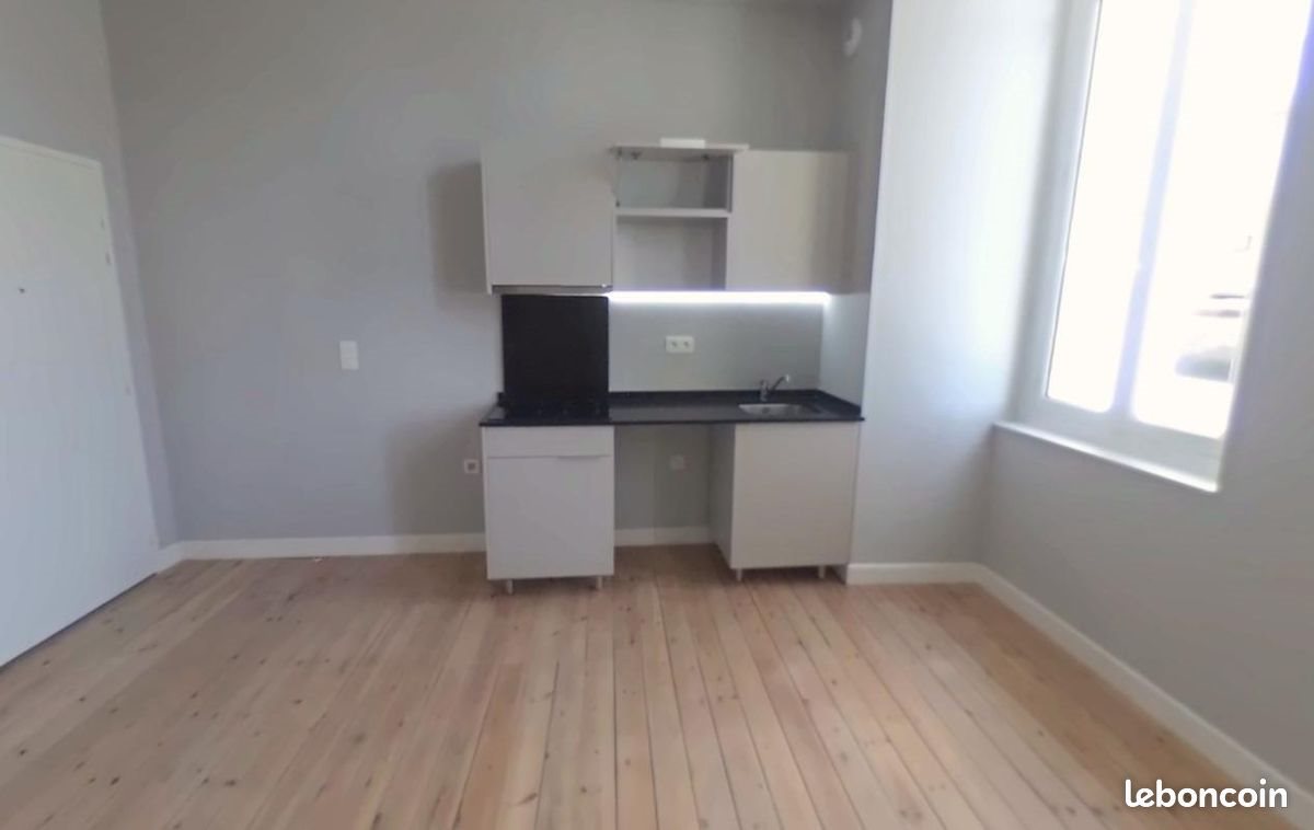 Appartement à louer, 43m², Saintes