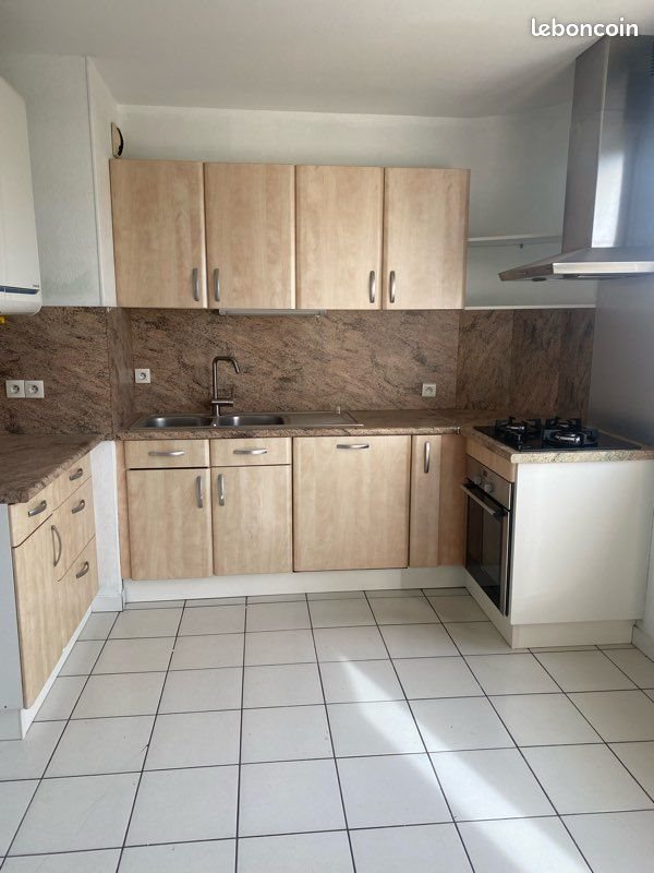 Appartement à louer, 74m², Péronnas