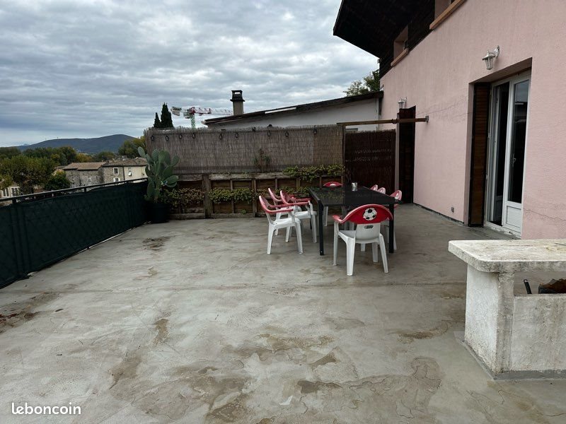 Appartement à louer, 169m², Baix