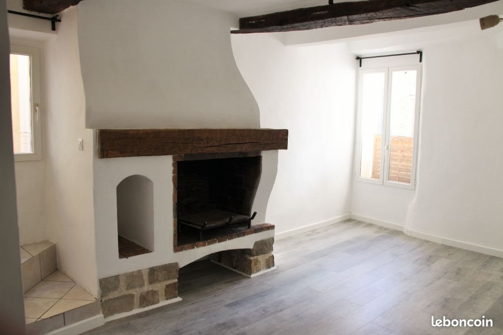 Maison à louer, 61m², La Roquebrussanne