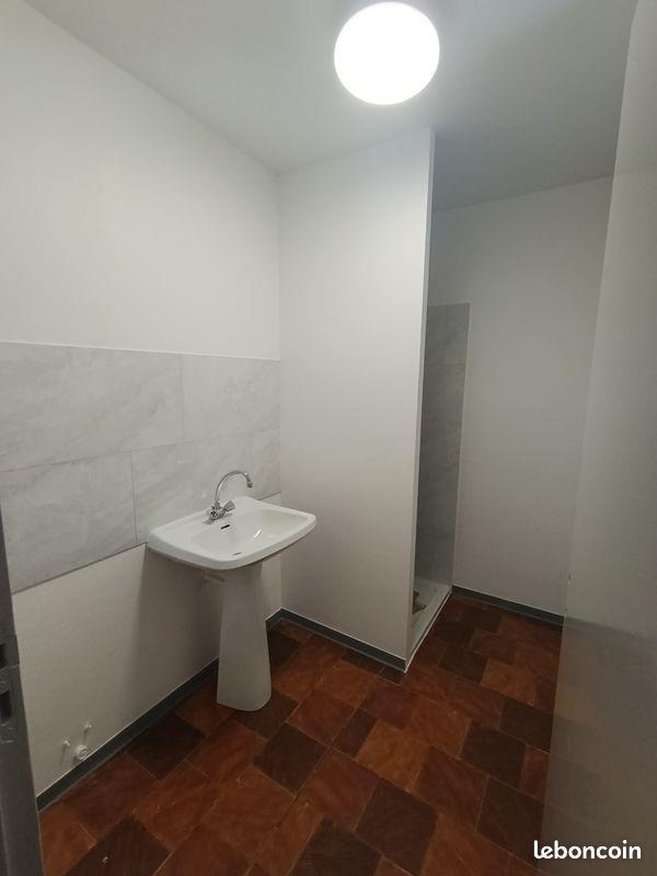 Maison à louer, 65m², Saint-Georges-de-Reintembault