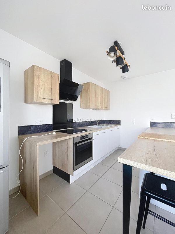 Appartement à louer, 69m², Bordeaux
