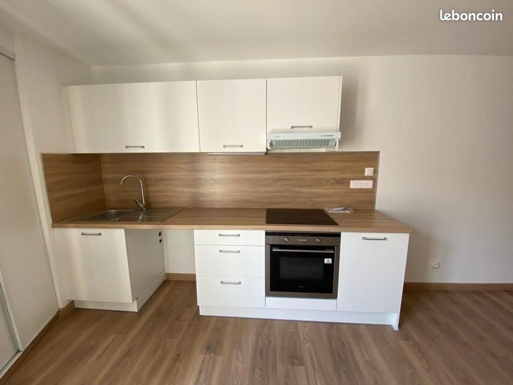 Maison à louer, 59m², Mèze