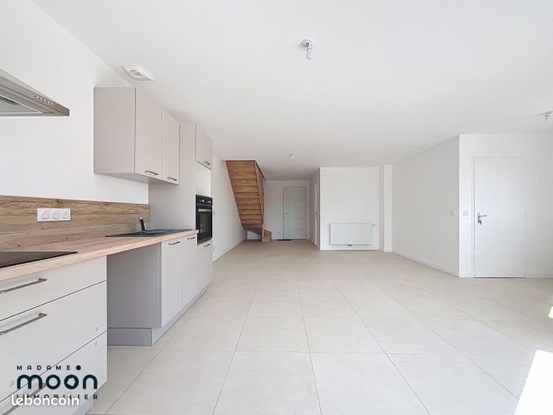 Maison à louer, 104m², Décines-Charpieu