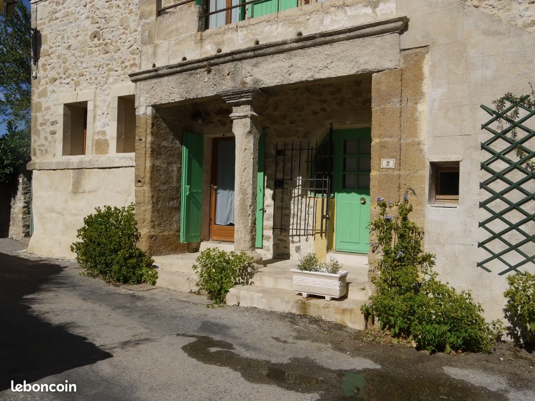 Appartement à louer, 65m², Aureille