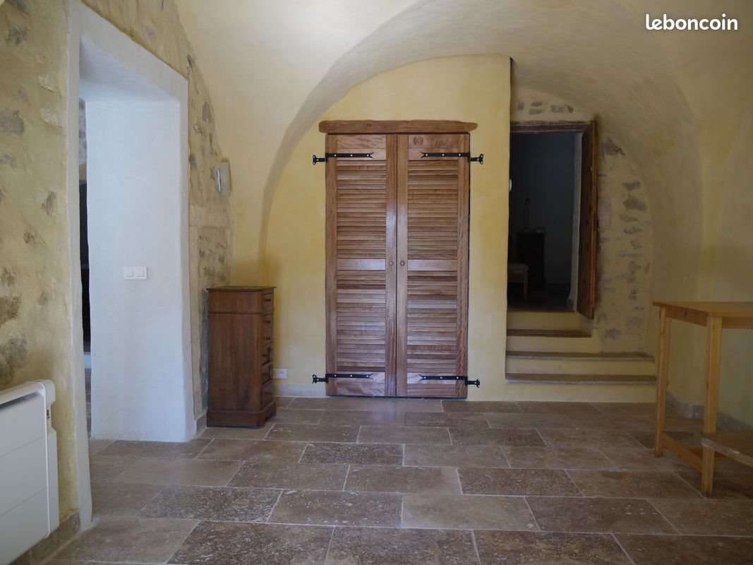 Appartement à louer, 65m², Aureille