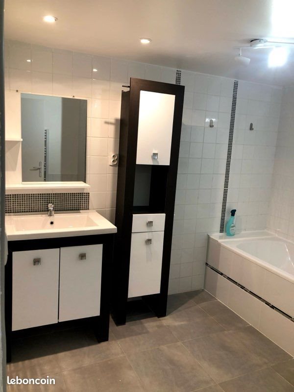 Appartement à louer, 80m², Simiane-Collongue