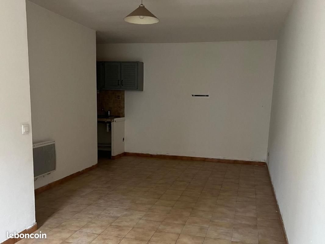 Appartement à louer, 38m², Eyguières
