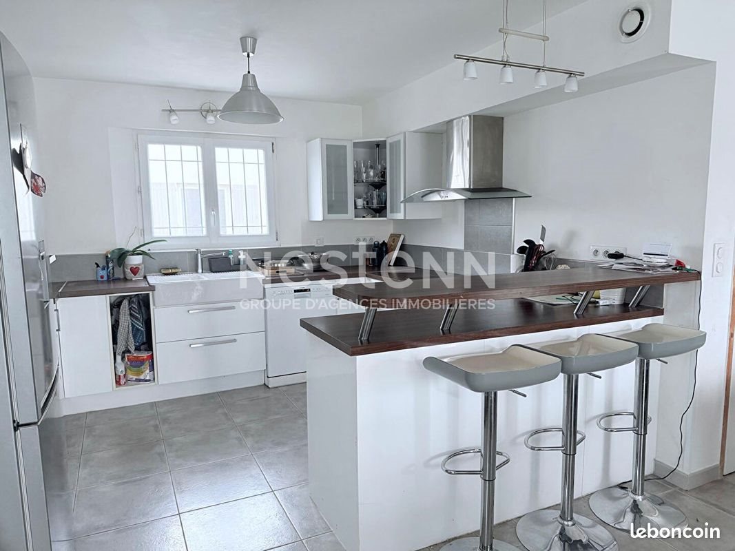 Maison à louer, 140m², Pélissanne