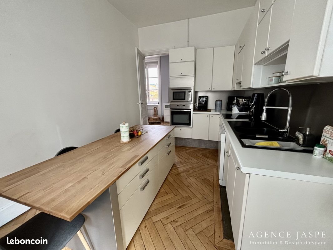 Appartement à louer, 148m², Saint-Etienne