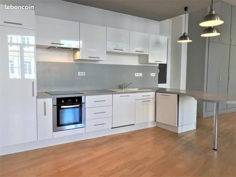 Appartement à louer, 158m², Saint-Etienne