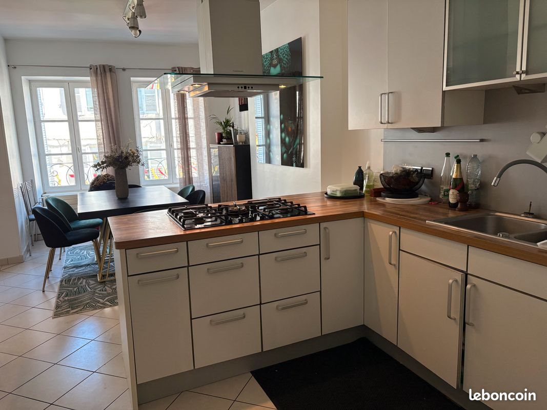 Appartement à louer, 126m², Lons-le-Saunier