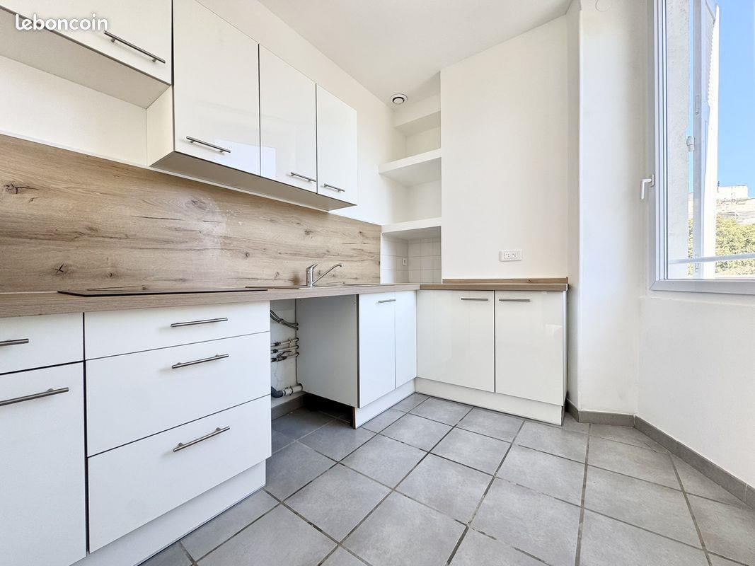 Appartement à louer, 47m², Nîmes