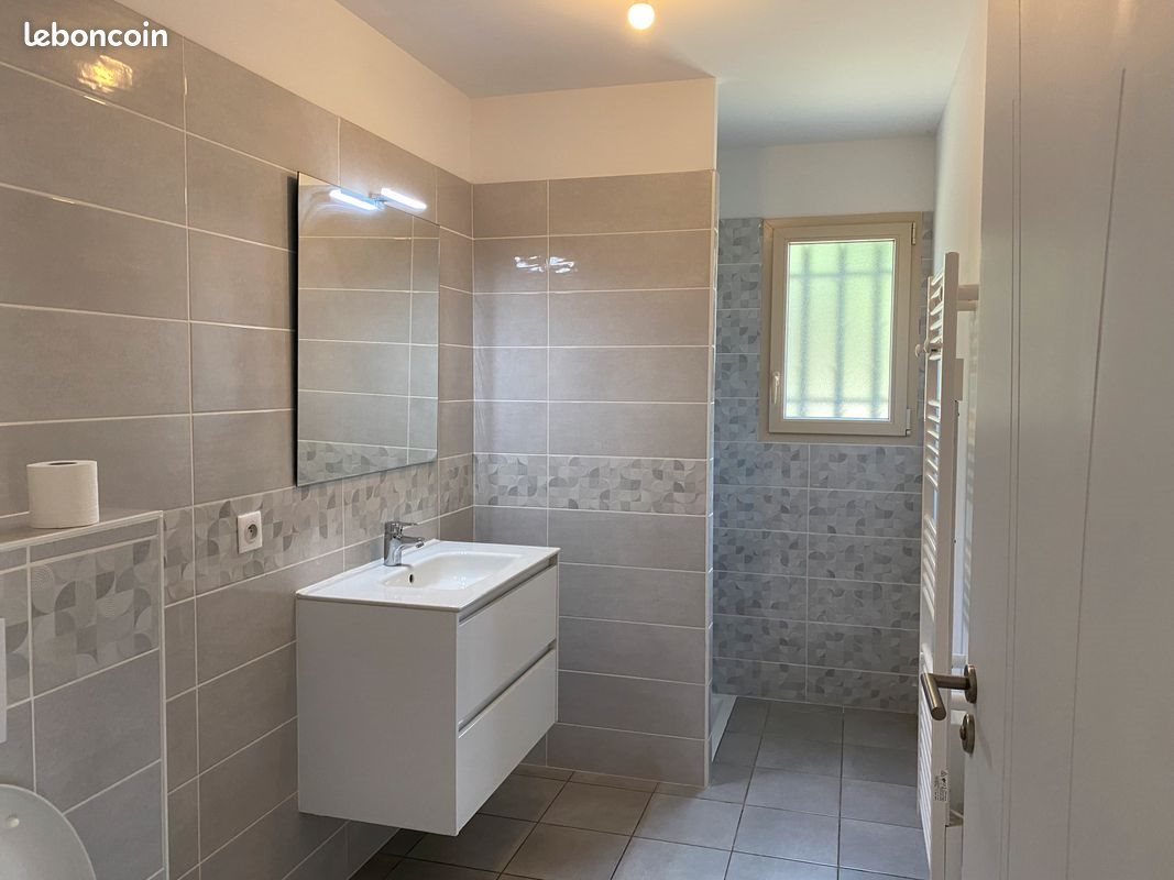 Maison à louer, 83m², Pomas