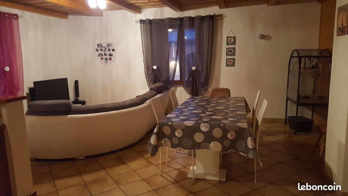 Appartement à louer, 90m², Les Hôpitaux-Vieux
