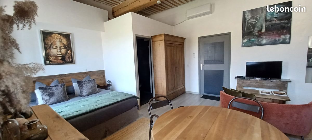Appartement à louer, 28m², Valliguières