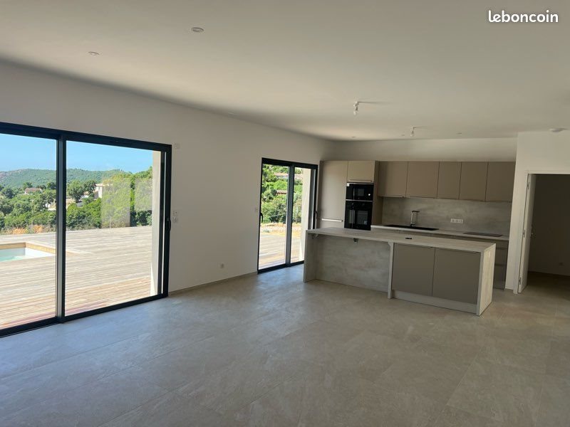 Maison à vendre, 110m², Tavaco
