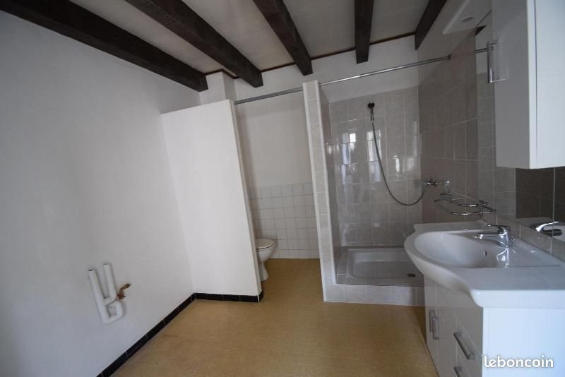 Appartement à louer, 66m², Villeneuve-de-Berg