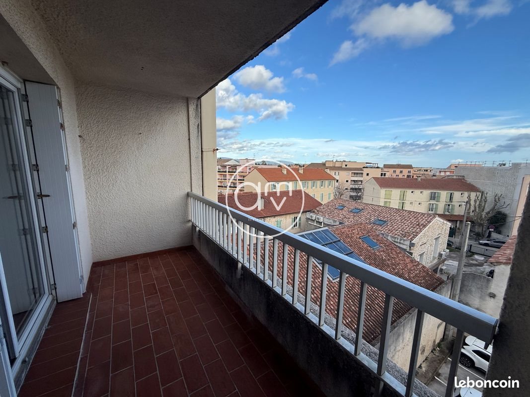 Appartement à louer, 59m², Hyères