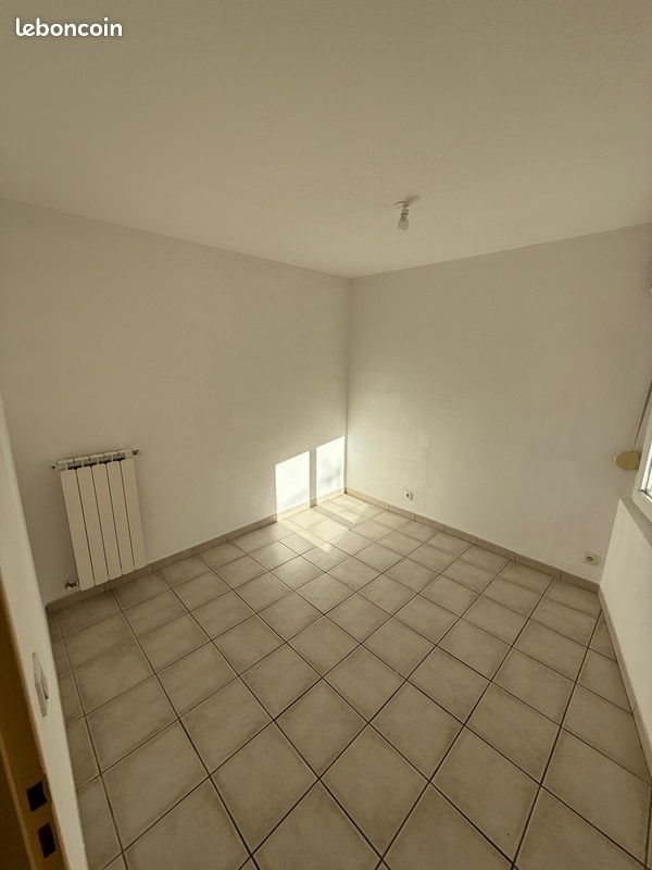 Appartement à louer, 65m², Volonne