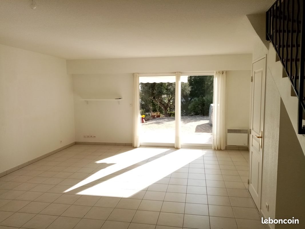 Maison à louer, 92m², Lorgues