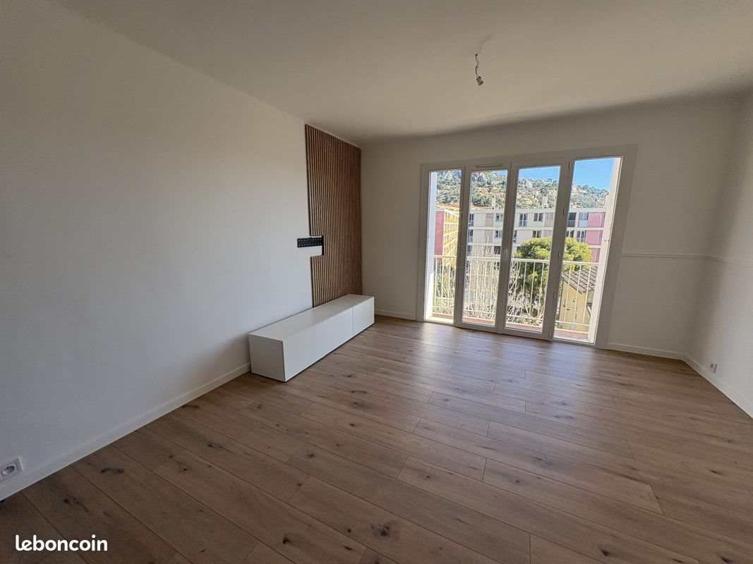 Appartement à louer, 55m², Hyères