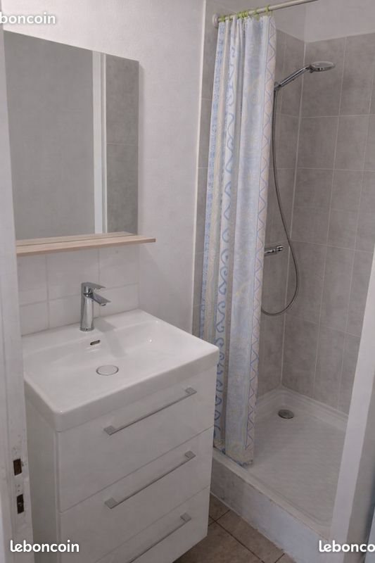 Appartement à louer, 27m², Fleurines