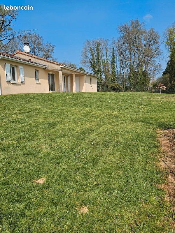 Maison à louer, 110m², Confolens