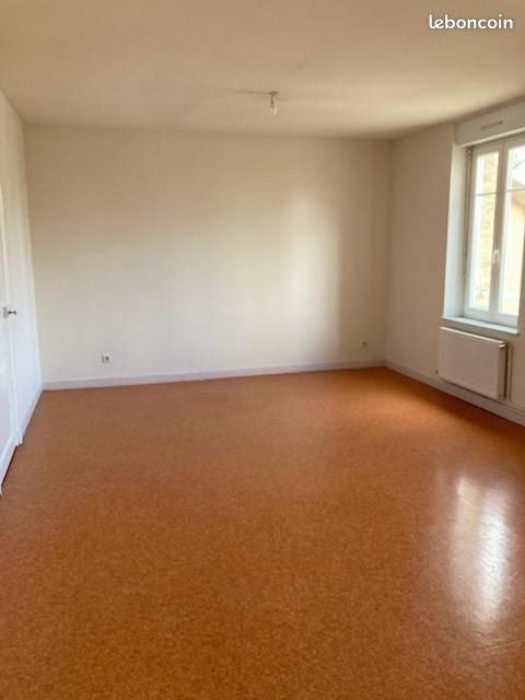Appartement à louer, 80m², Lucquy