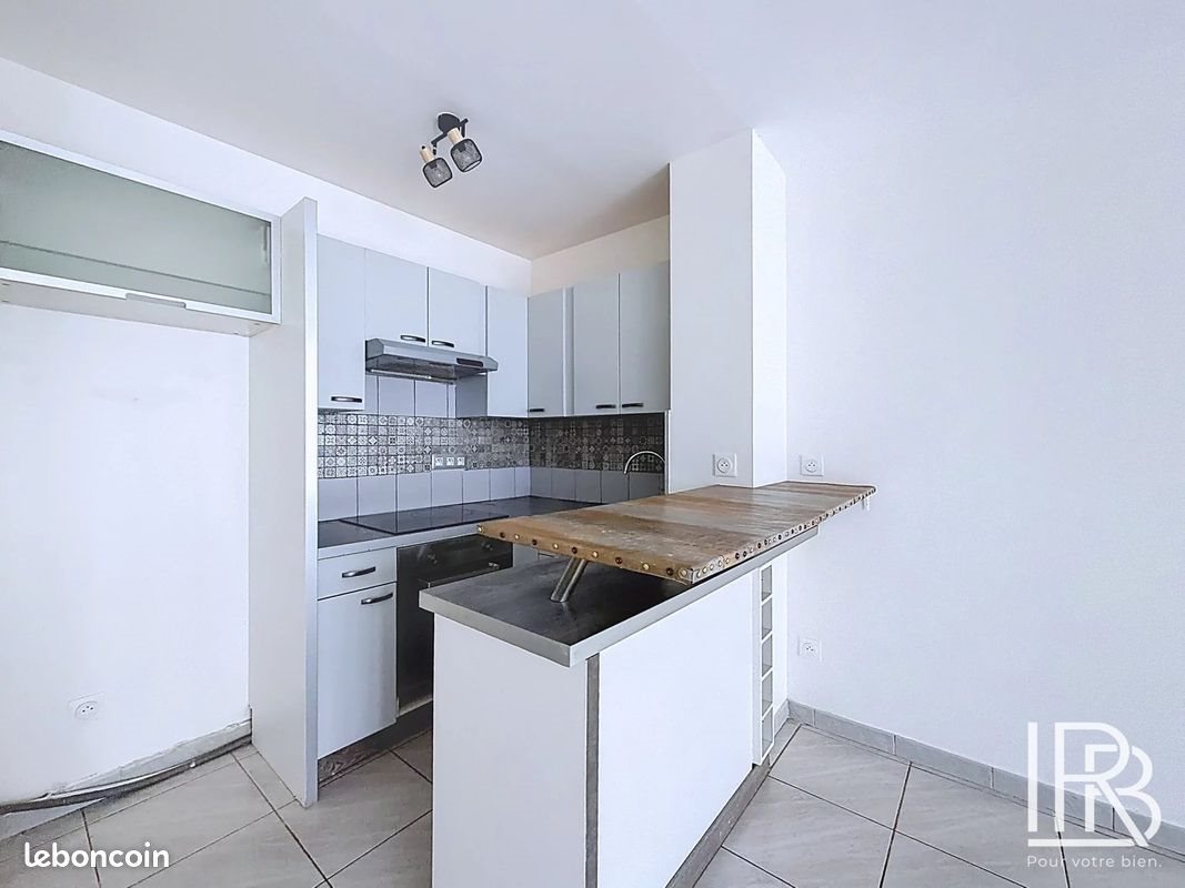 Appartement à louer, 44m², Marseille 6ème