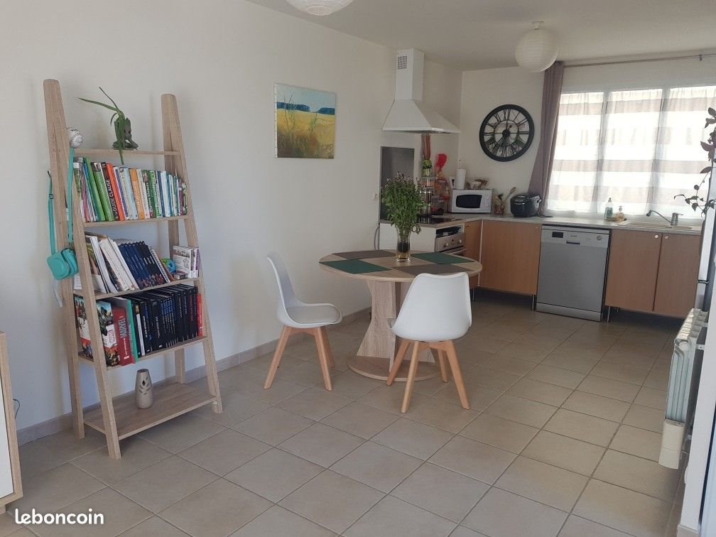 Appartement à louer, 68m², Marines