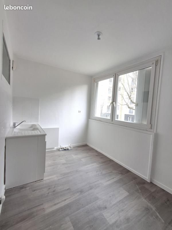 Appartement à louer, 95m², Roussillon