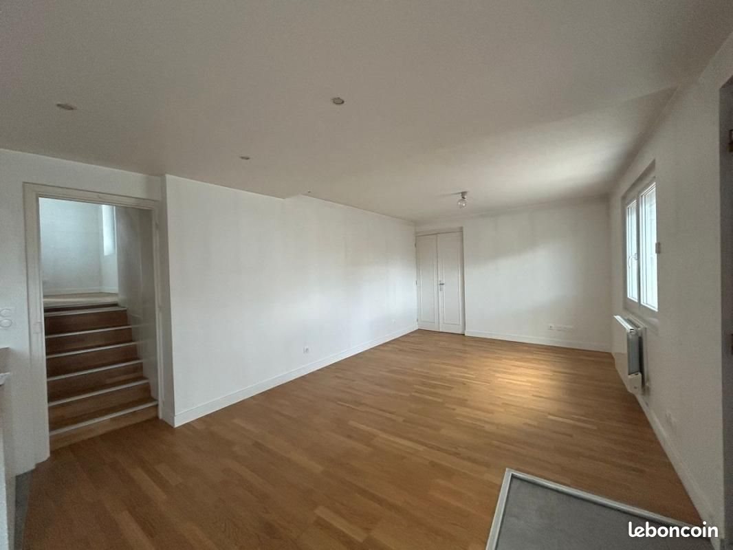 Maison à louer, 70m², Limony