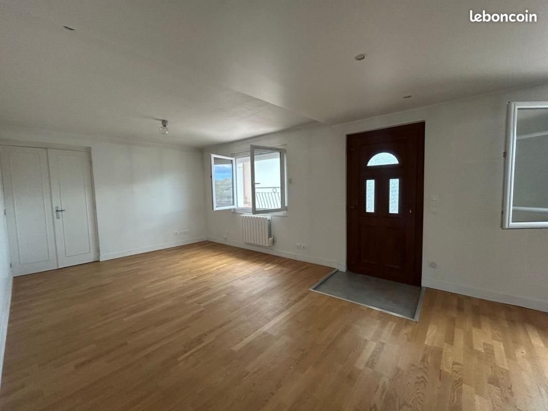 Maison à louer, 70m², Limony