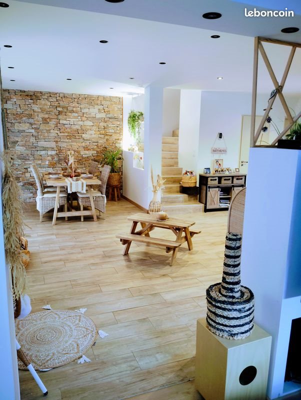 Maison à louer, 120m², Forcalqueiret