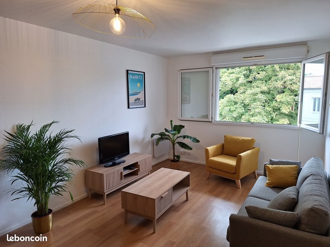 Appartement à louer, 61m², Bègles