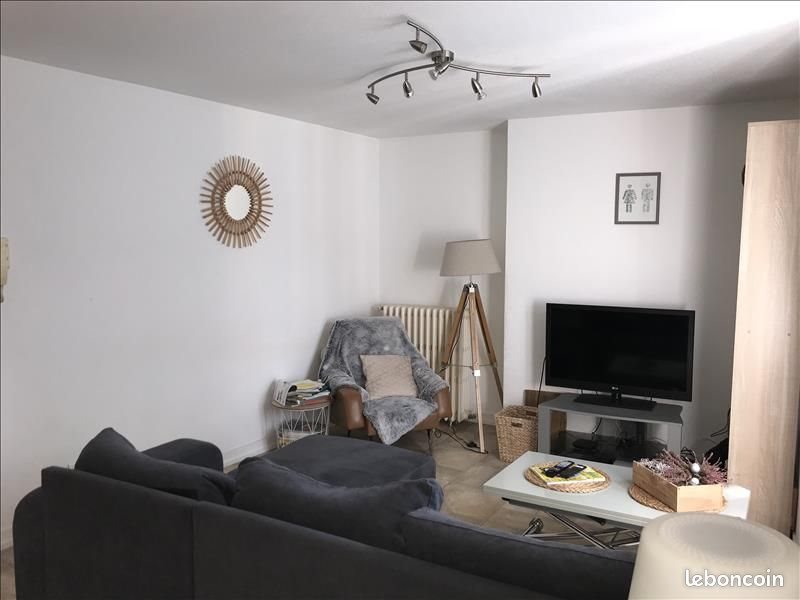 Appartement à louer, 84m², Nontron