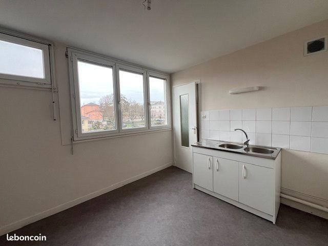 Appartement à louer, 72m², Jassans-Riottier
