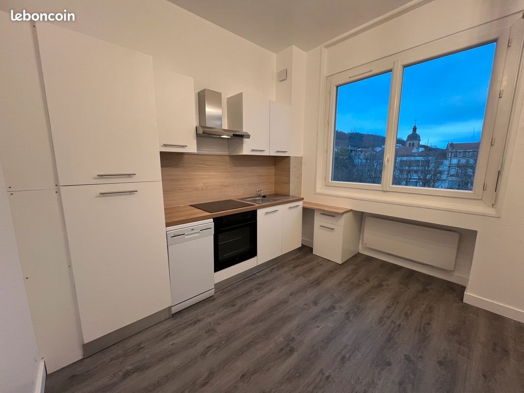 Appartement à louer, 90m², Le Chambon-Feugerolles