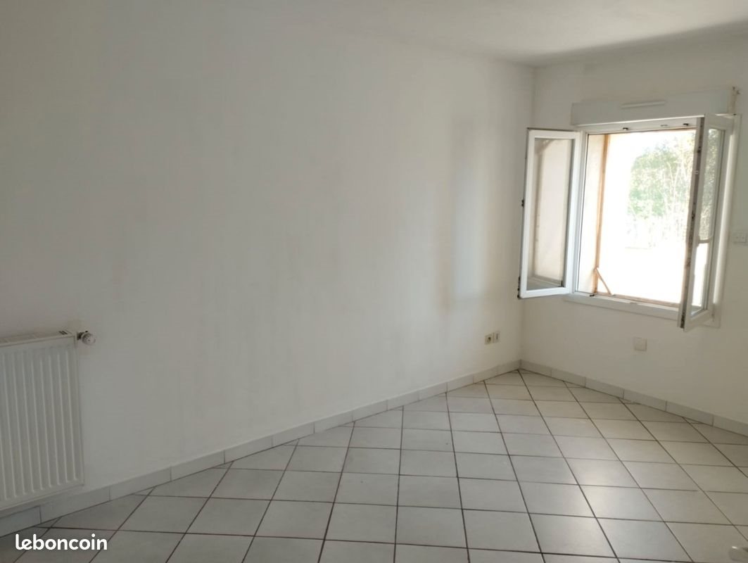 Maison à louer, 72m², Noves