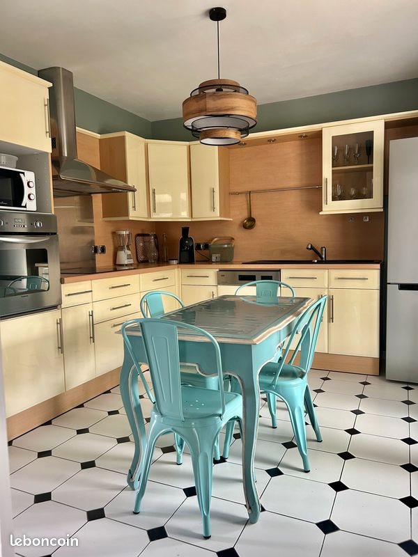 Maison à louer, 150m², Saint-Julien-les-Villas