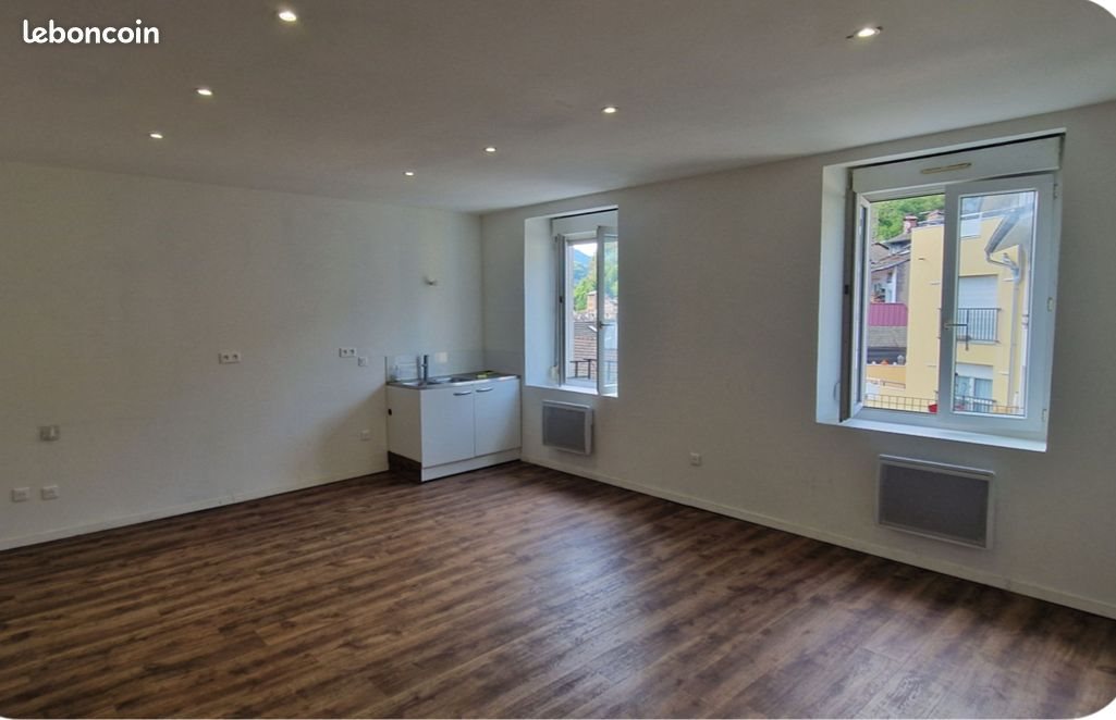 Appartement à louer, 85m², Tenay