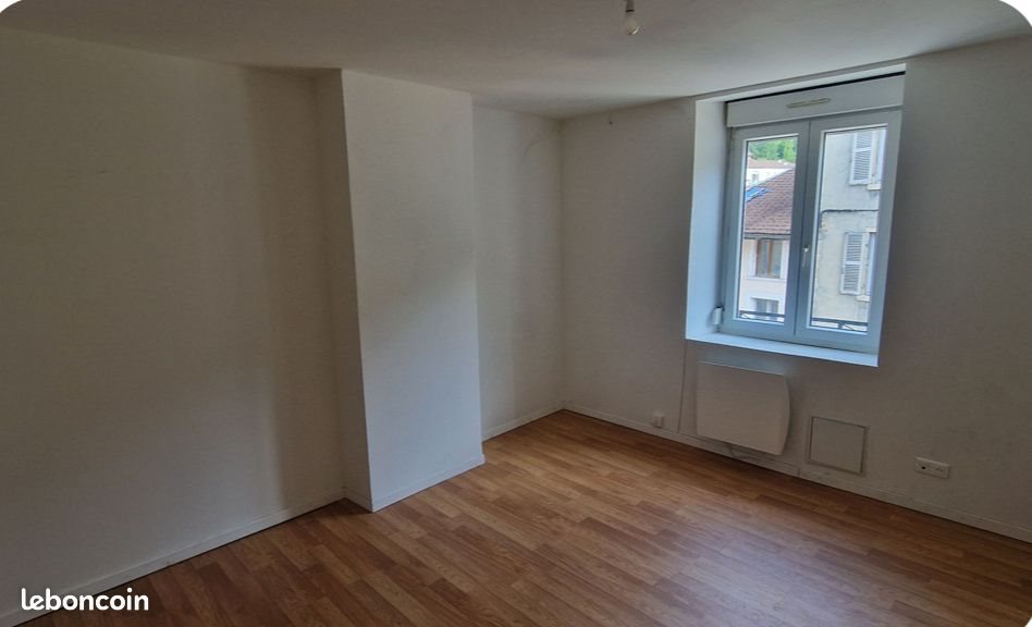 Appartement à louer, 85m², Tenay