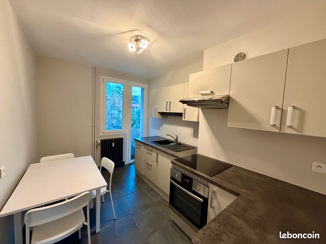 Appartement à louer, 91m², Saint-Priest-en-Jarez