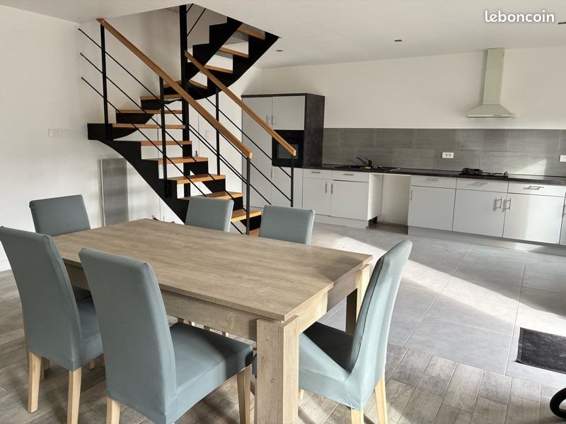 Maison à louer, 85m², Trédion