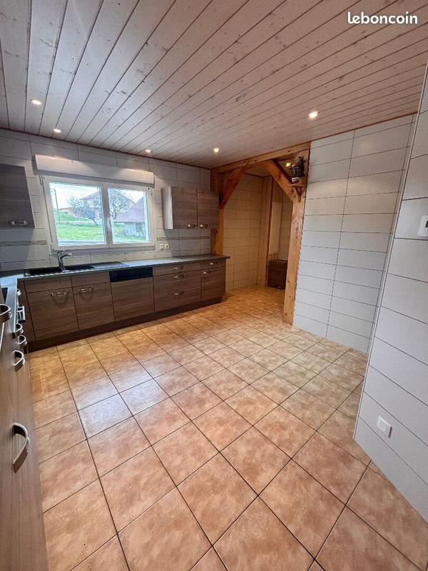 Maison à louer, 164m², Bugny