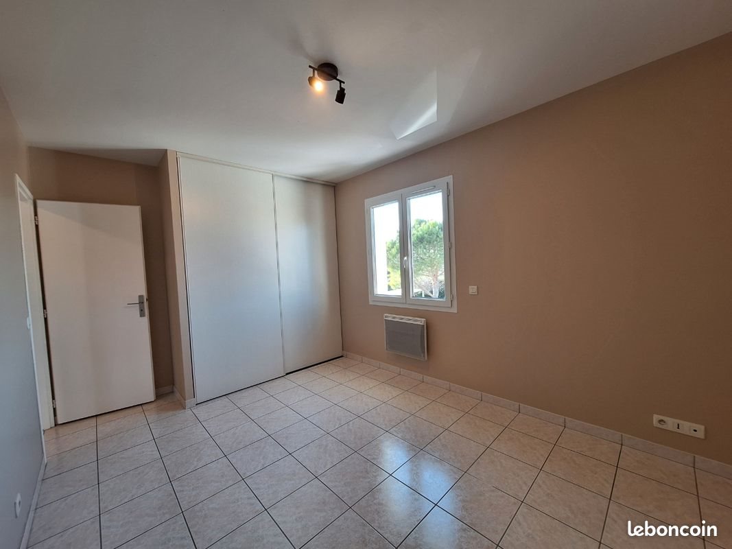 Maison à louer, 76m², Bésayes