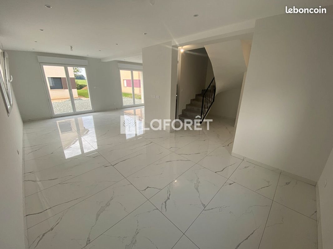 Maison à louer, 111m², Vézelois